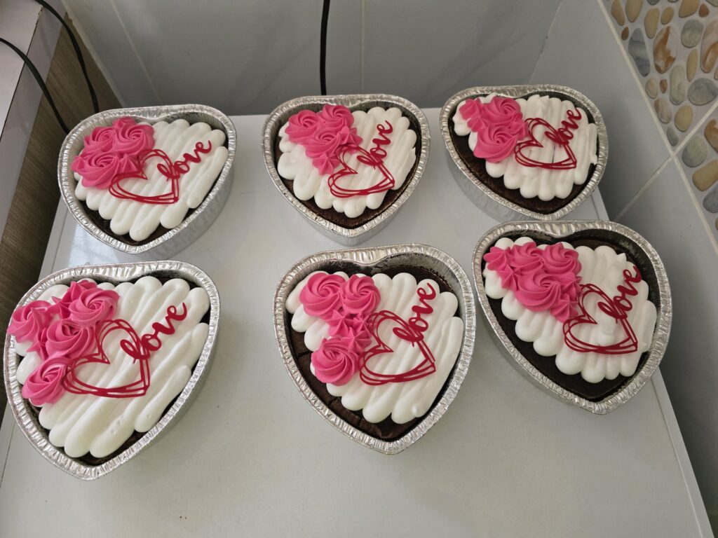 Choc heart cakes for Valentine's Day Choc heart cakes for valentines day